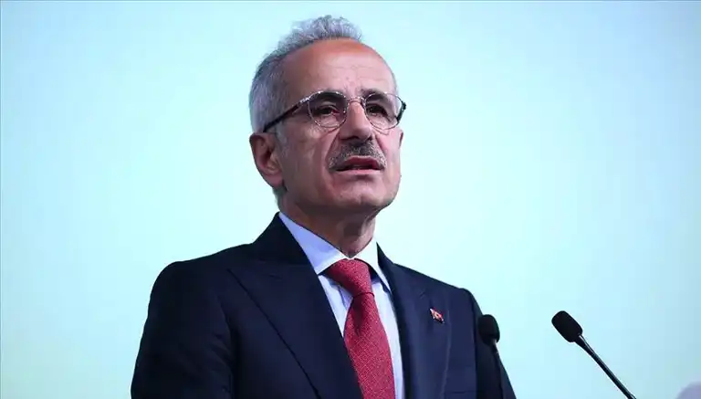 Uraloğlu: 16 Yaş Altı Sosyal Medyada Olmamalı